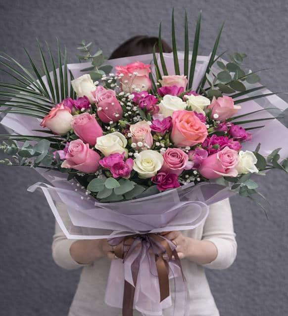 Pembe Beyaz Gül ve Cipso Karışık Premium Buket