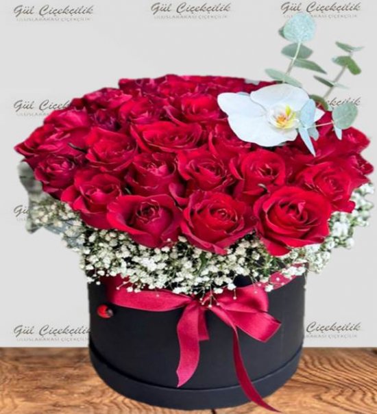 Kutuda İthal Güller Orkide Zerafet